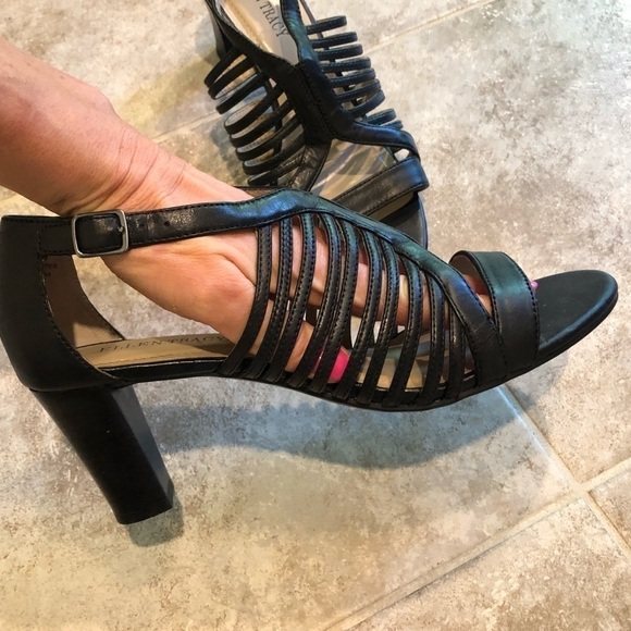 Ellen Tracy Miles leather open toe heels s… - Picture 4 of 15